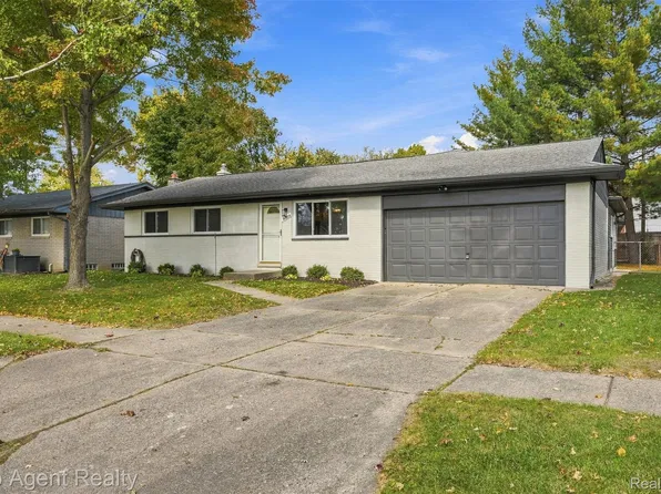 24223 Ramsgate St, Clinton Township, MI 48035