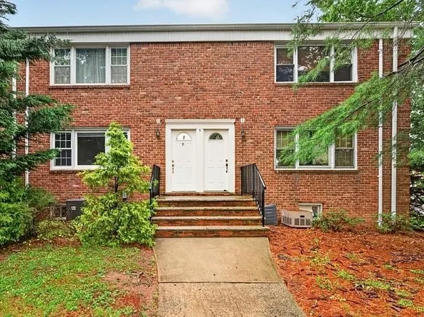 5 Stanford Dr APT 2B, Bridgewater, NJ 08807