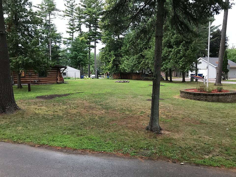 2nd image of N2721 Lake View Cir