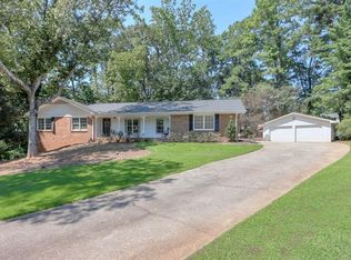460 Shadowood Ct, Roswell, GA 30075