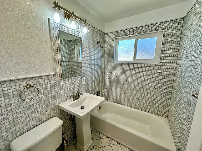 2622 Renton Way — Photo 15