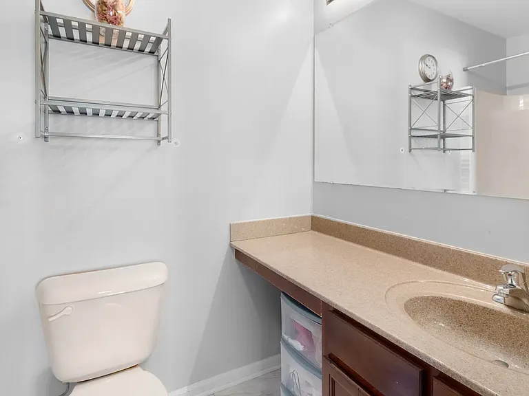 433 Acushnet St — Photo 15