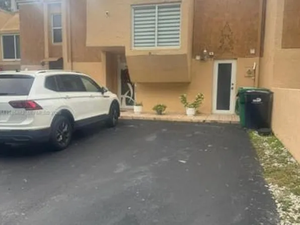 13854 SW 67th Ter, Miami, FL 33183