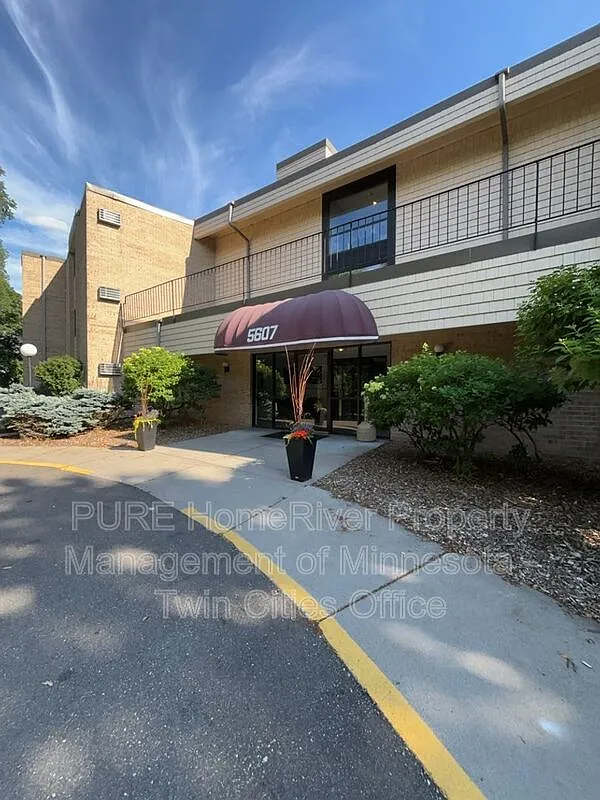 2 bed, 2.0 bath, 1100 sqft, $1,650 — Photo 1