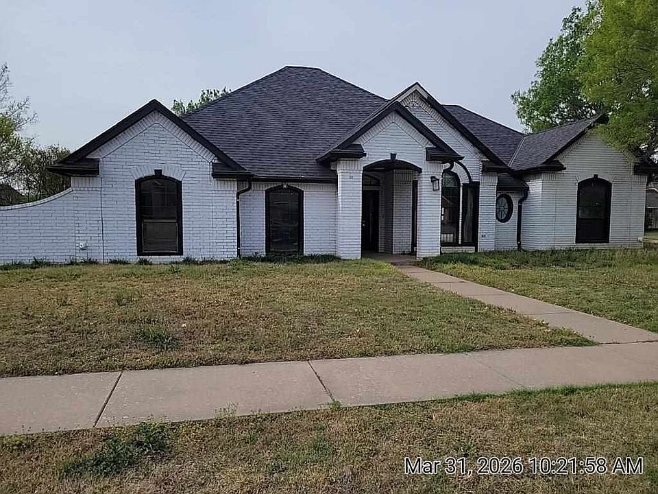1st image of 7614 NW Castlerock Pl