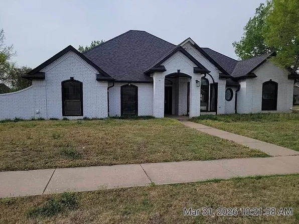 7614 NW Castlerock Pl, Lawton, OK 73505