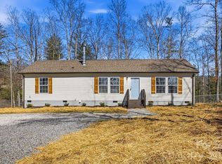 17 Windy Acres Dr, Hendersonville, NC 28792