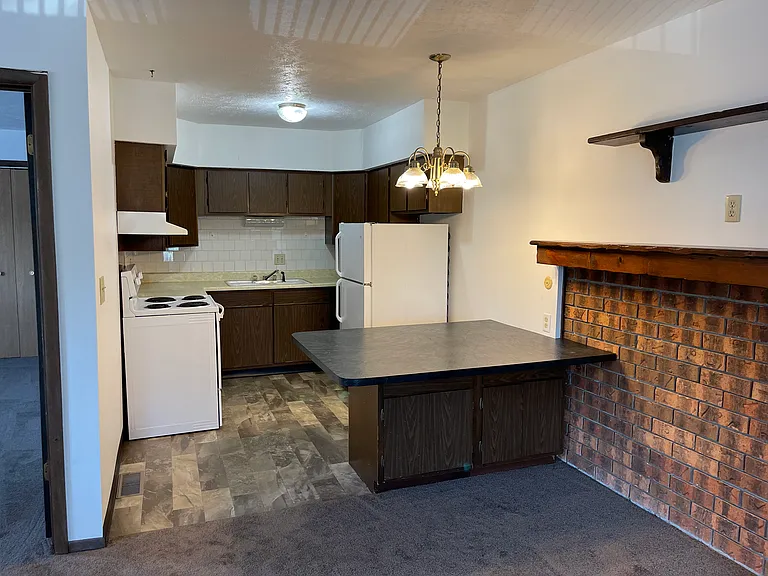 2200 Stoneybrook Rd #5 — Photo 5