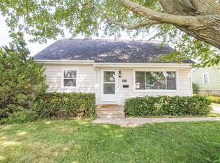 2453 1st St SW, Cedar Rapids, IA 52404
