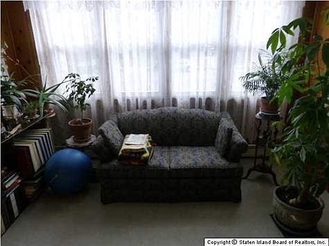 3rd image of 158 Decker Ave
