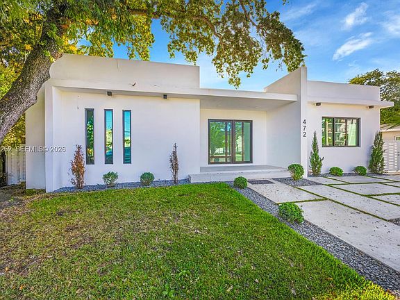 3rd image of 472 S Royal Poinciana Blvd