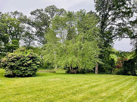 4th image of 9342 Chestnut Knolls Dr