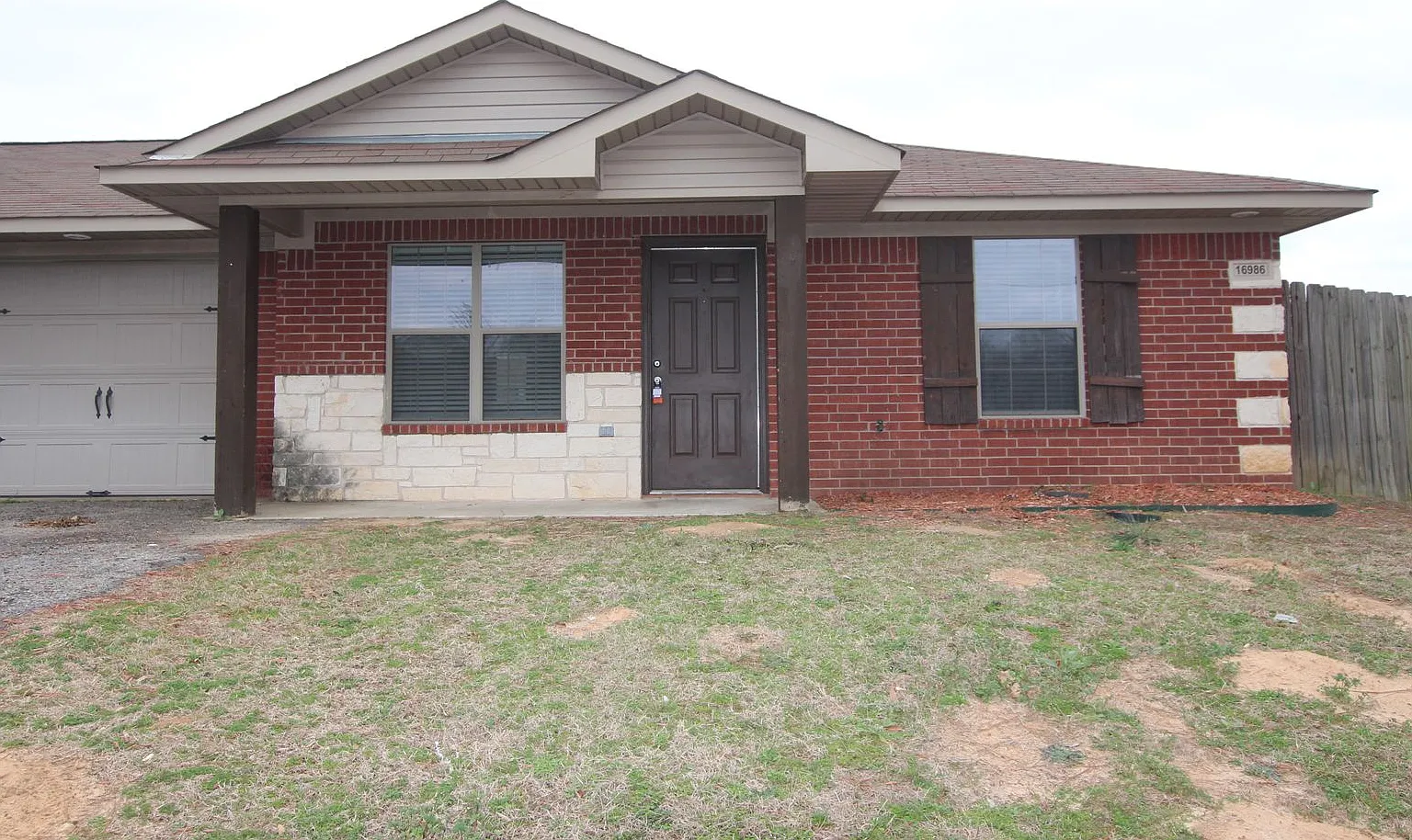 Coming Soon! 2 Bedroom Duplex in Lindale! — Photo 2