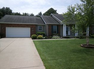 236 Hermitage Ln, Danville, IL 61834