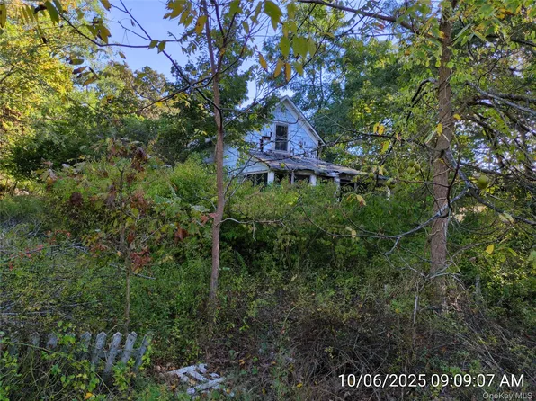 178 Montauk Highway, Speonk, NY 11972