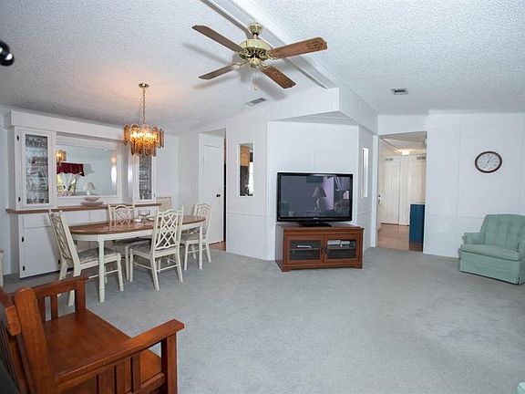 5th image of 829 Periwinkle Cir