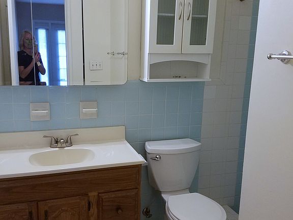Dale Master Bathroom
