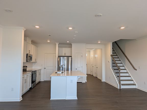 5th image of 116 Blossom Field Way