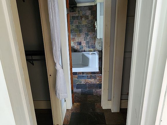 3rd image of 115 Sterling St