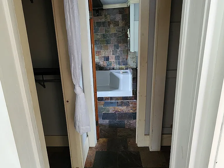 115 Sterling St — Photo 3