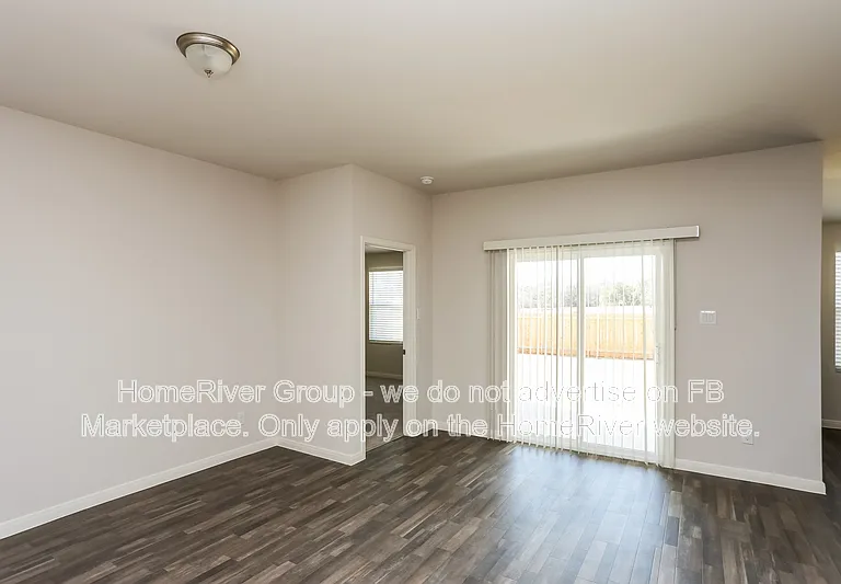 413 Jameson St — Photo 6