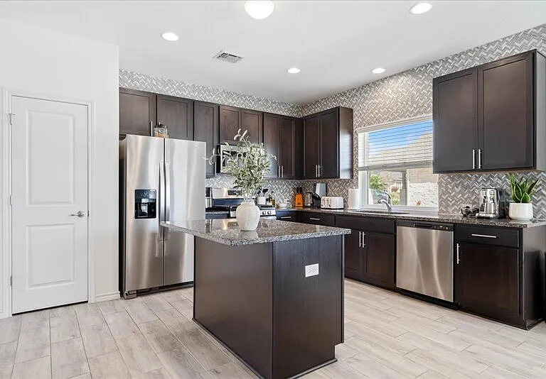 9015 Looksee Ln — Photo 14