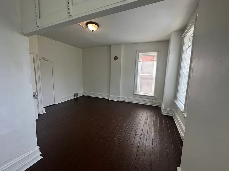 621 N 9th St — Photo 17