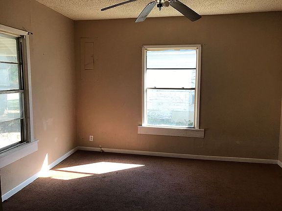 4th image of 108 Sherman St