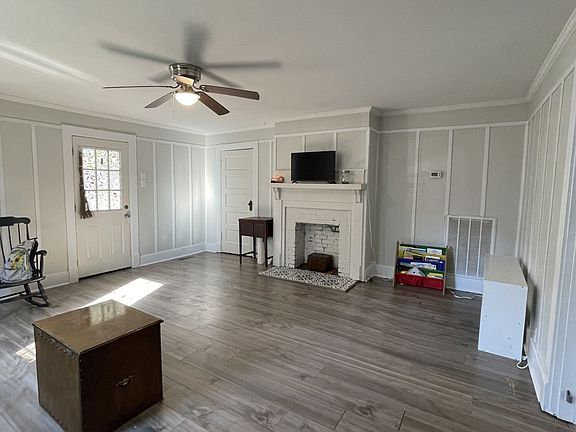 3rd image of 305 Washington Ave