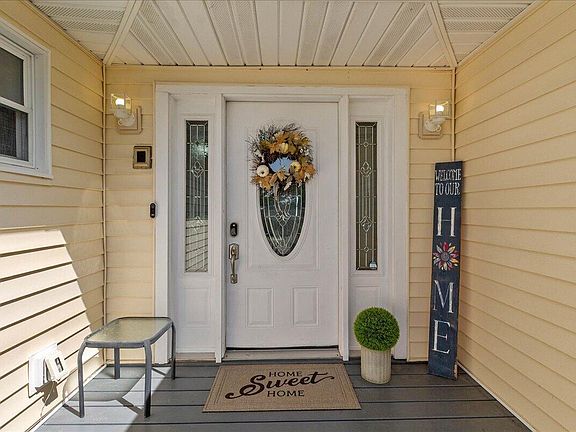 4th image of 101 S Heather Hill Dr