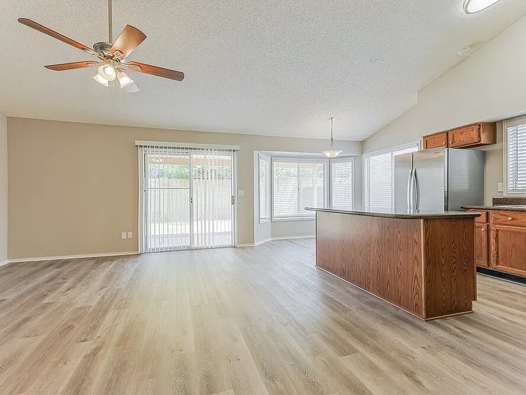 4526 E Towne Ln — Photo 7