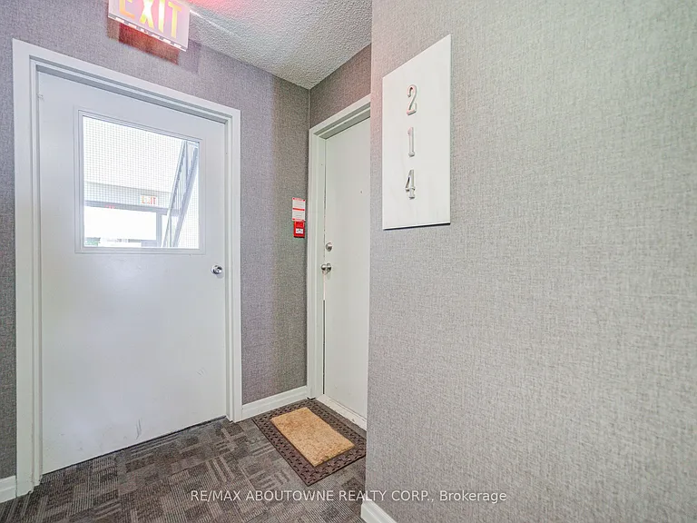 1450 Glen Abbey Gate #214 — Photo 4