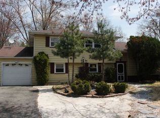 79 Knoll Rd, Parsippany, NJ 07054
