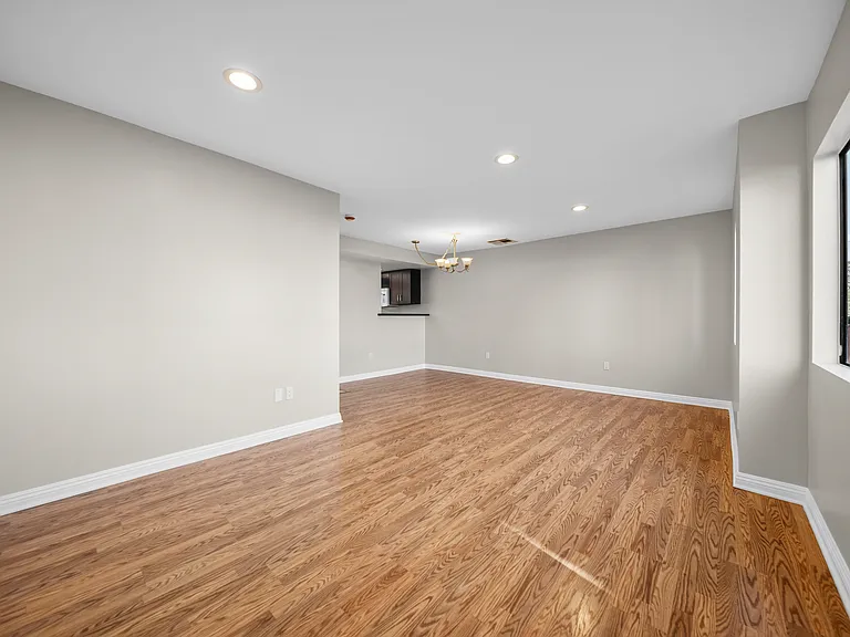 707 E Lomita Ave #4 — Photo 6