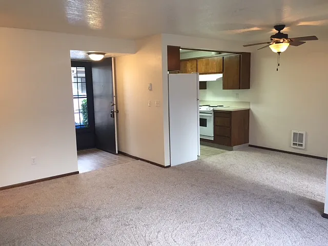 1828-1846 NE Schuyler St #46 — Photo 2