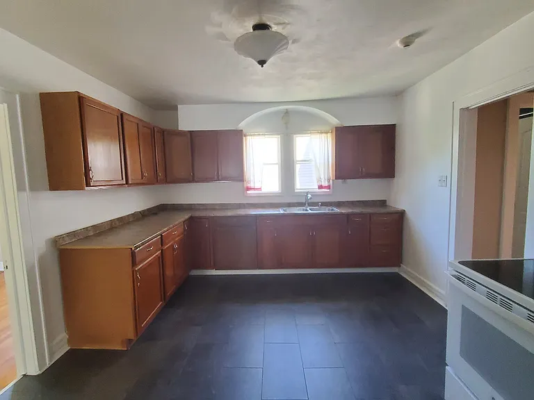809 Eagle St #2 — Photo 6