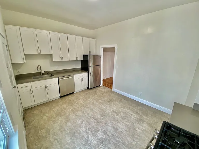 1081 Natoma St — Photo 5