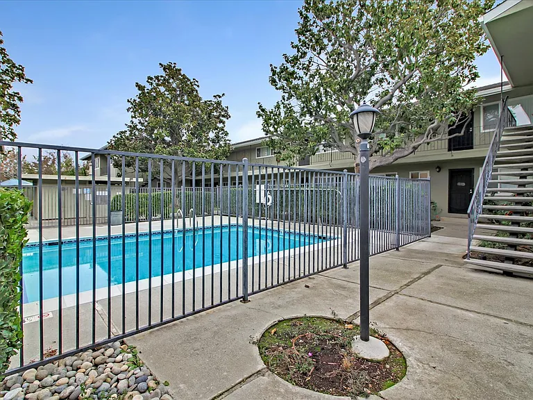 3586 Payne Ave #10 — Photo 30