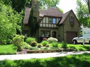 1296 N 63rd Ct, Wauwatosa, WI 53213