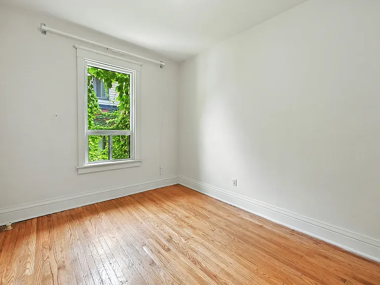39 Herkimer St — Photo 9