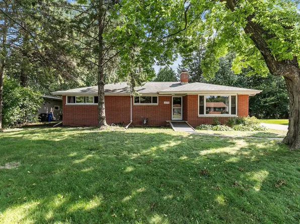 2570 Palisades Ln, Appleton, WI 54915