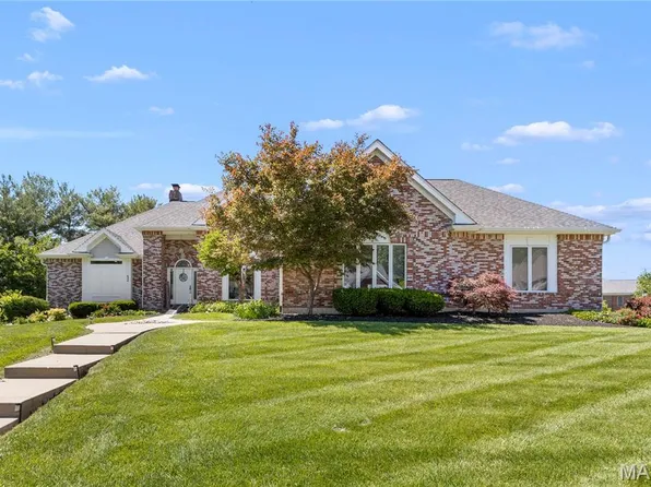 52 Moorings Dr, Lake Saint Louis, MO 63367