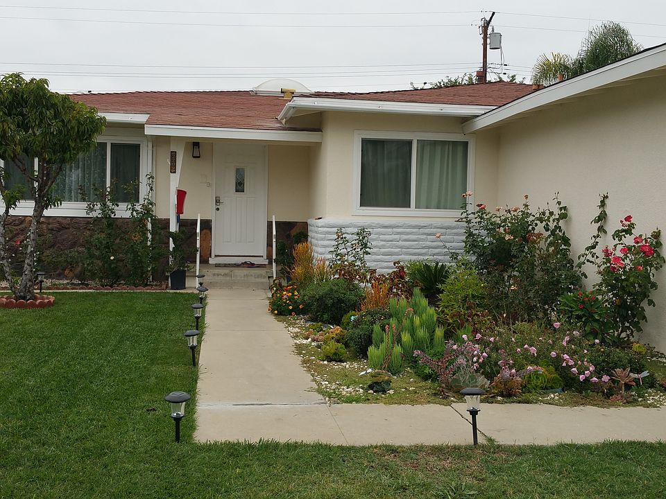 2nd image of 2209 S Waverly Dr