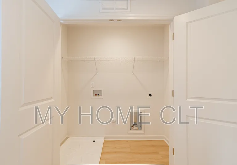 2719 Capitol Dr — Photo 29