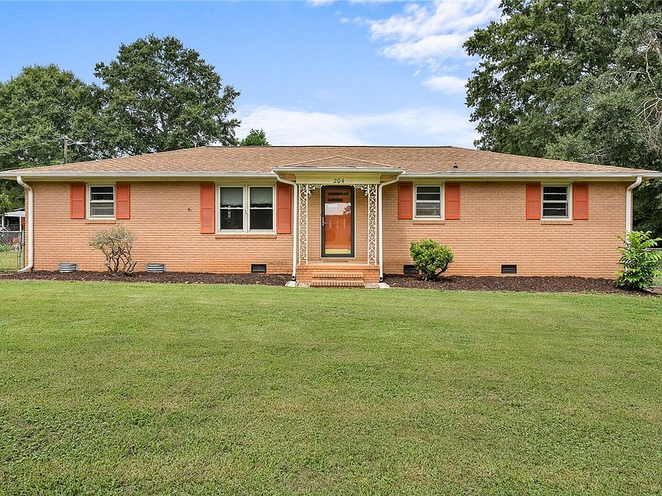 1st image of 204 Friendship Ln