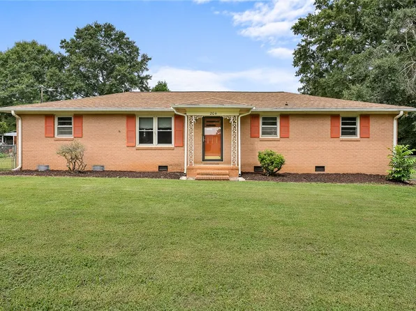 204 Friendship Ln, Anderson, SC 29624