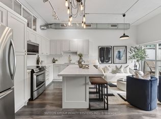 2 Fieldway Rd #211, Toronto, ON M8Z0B9