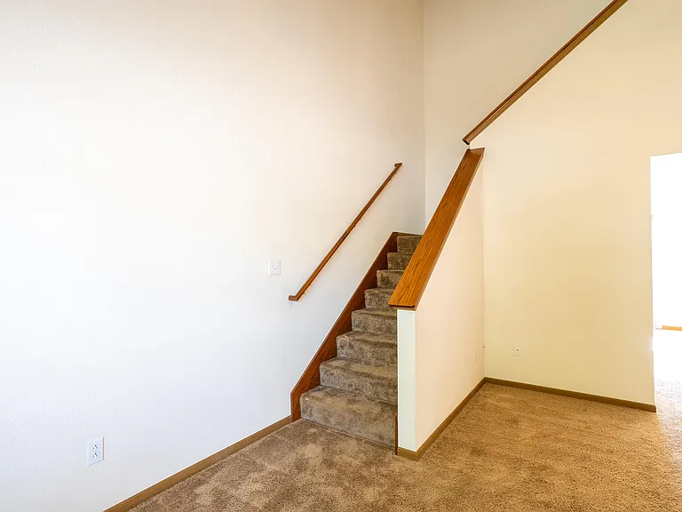 601 Glenstone Dr — Photo 29