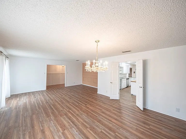 4007 Crestridge Dr — Photo 8