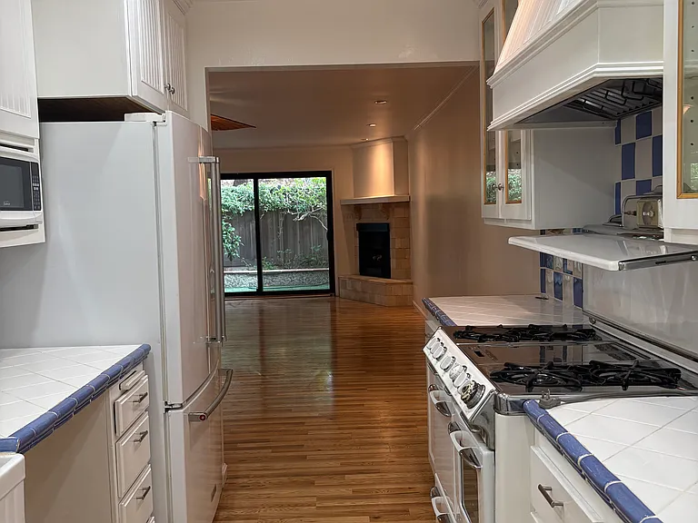 49 Mission Plaza Dr — Photo 27